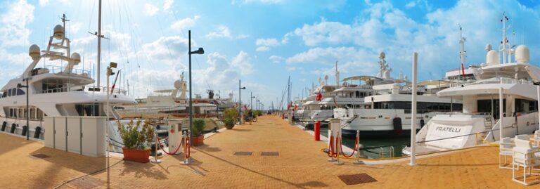 Marina d’Arechi superyacht