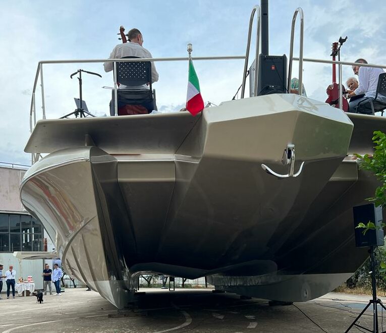 The Island – catamarano – cantiere Offshore Nautica