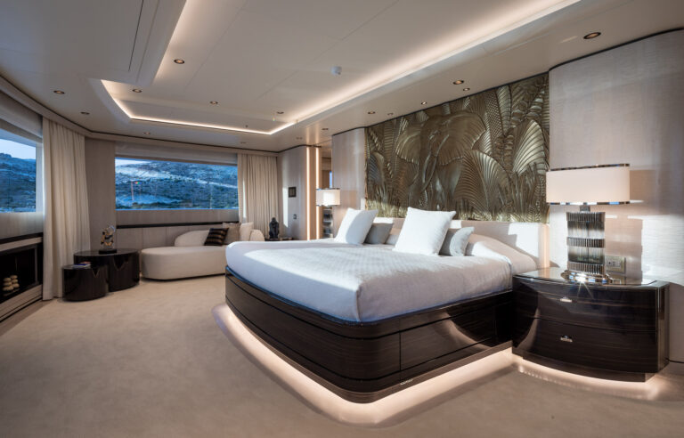 Opari, Golden Yachts