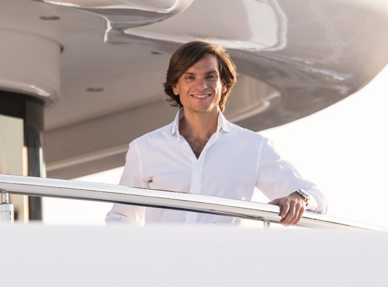 Opari, Golden Yachts