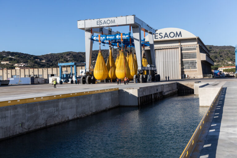 Esaom – travel lift Cimolai Technology