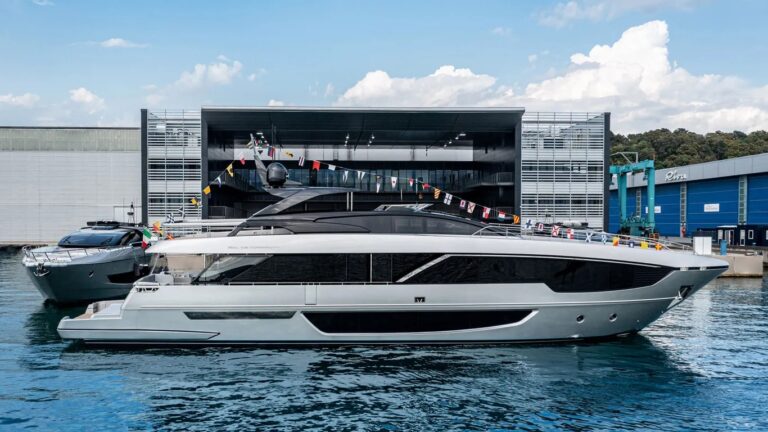 Riva-102-Corsaro-Super_high