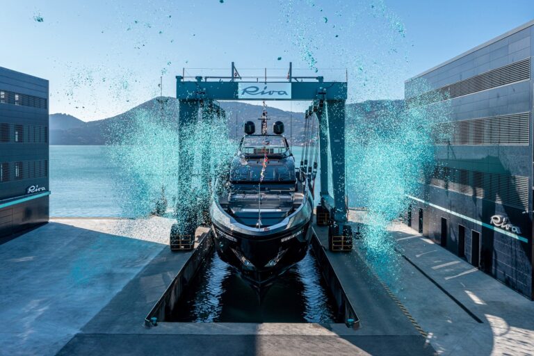 Riva 130′ Bellissima #2_Low