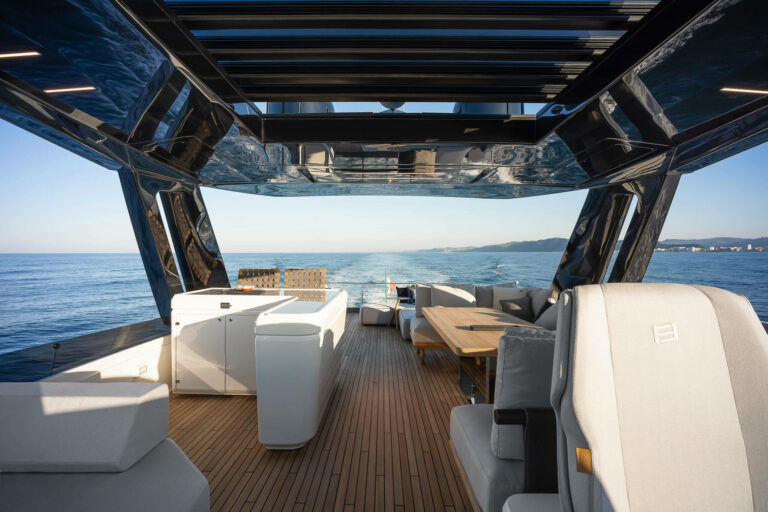 Ferretti780 esterno2
