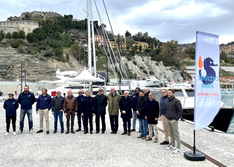 Cala del Forte – inaugurazione dsitributore carburante