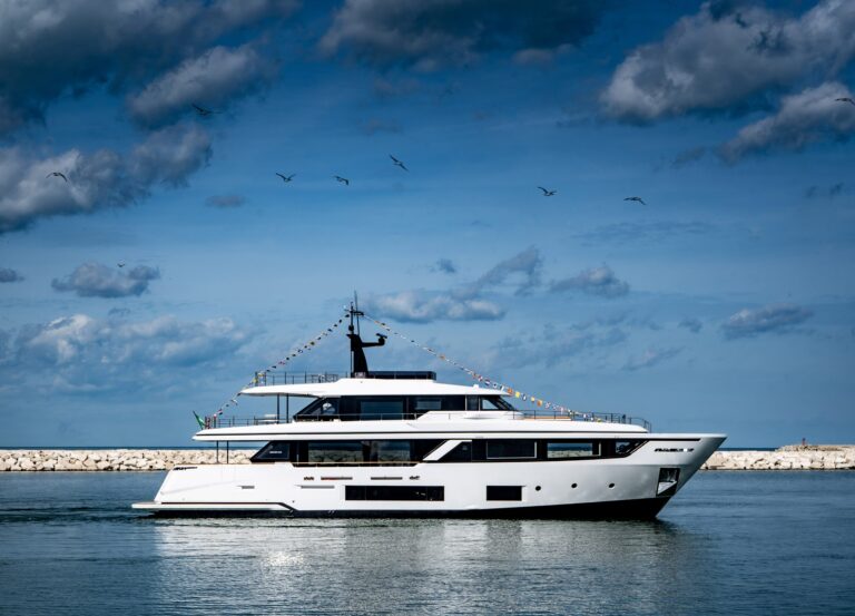 Custom Line Navetta 30#12_Main