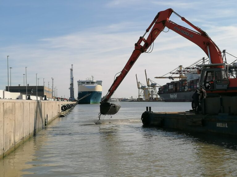 Dragaggio canale Pisa – Livorno