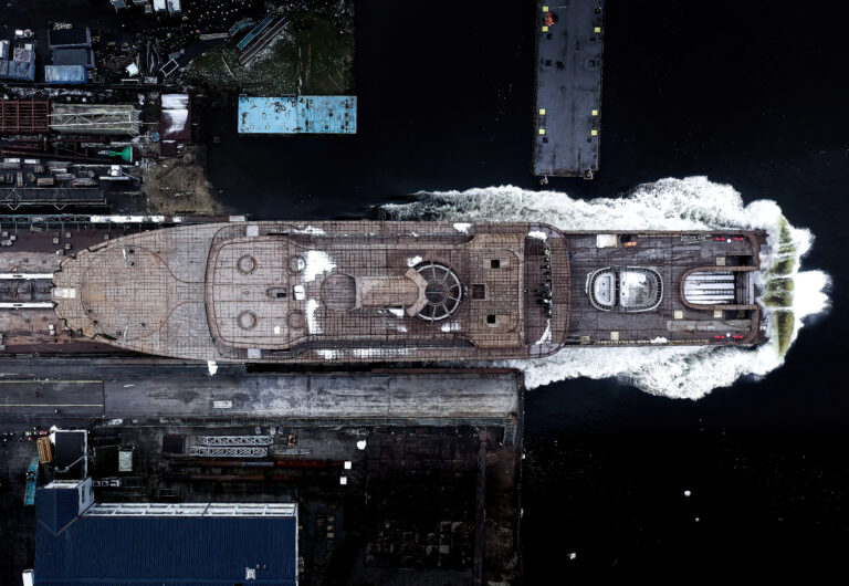 Lurssen_Cosmos launching_3_TomVanOossanen