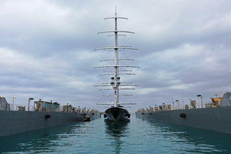 Maltese Falcon – cantiere Lusebn a Livorno – bacino