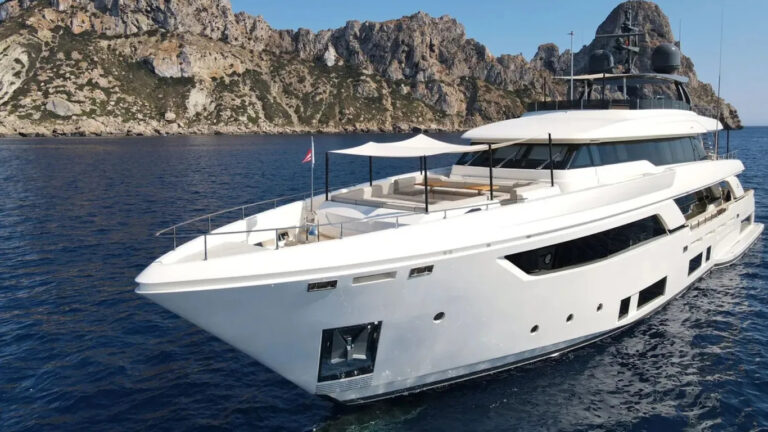 69b3b4b0-1272-11ed-b0de-c73b18ad144c-Custom-Line-on-the-water