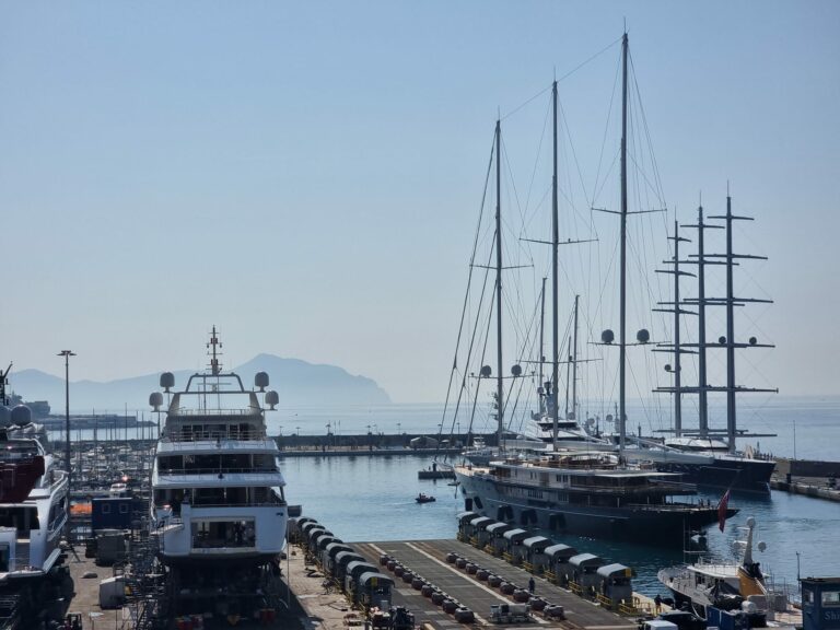 Koru ai cantieri Amico & Co. di Genova (2)