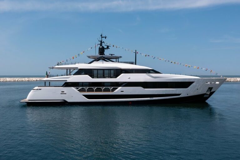 Custom Line 140′ varo (1)