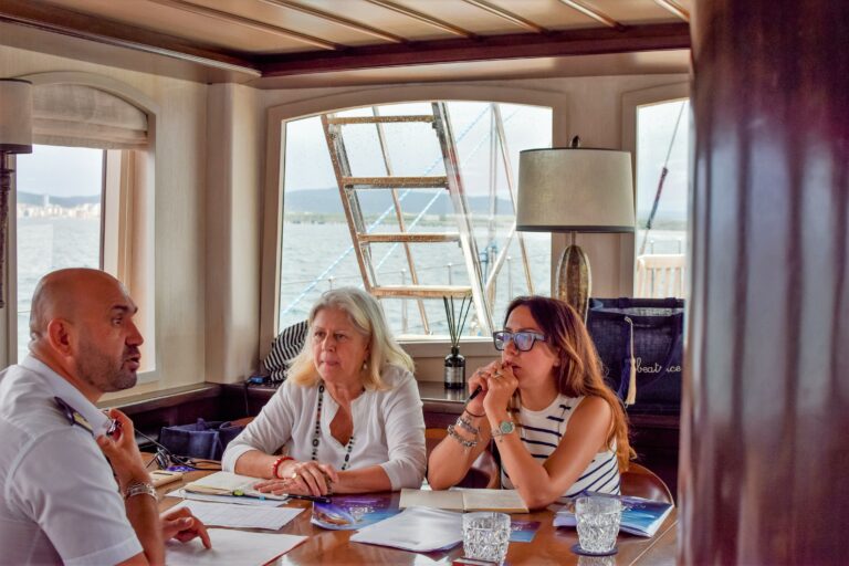 Meeting a bordo con il comandante