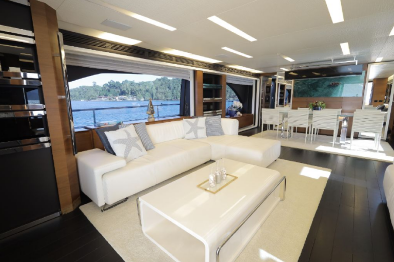 Okto-Azimut-Salone