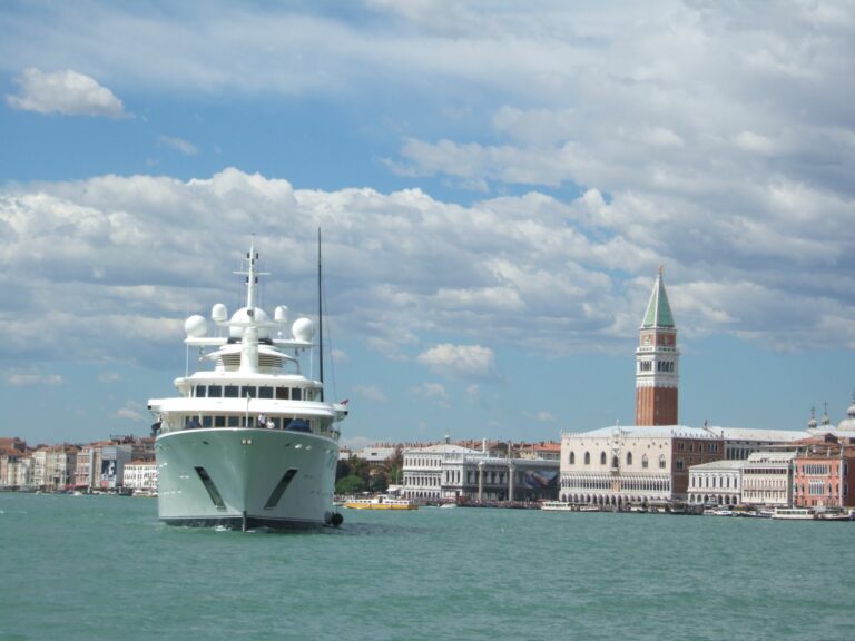Super yacht – Venezia – Pesto Sea Group
