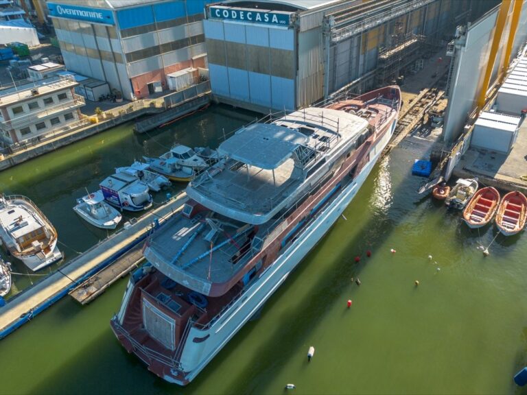 CODECASA 43 – Hull C124 arrivo a VIareggio cantiere (3)