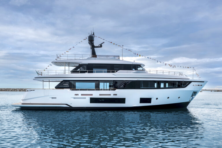 Custom Line Navetta30#18 (17)