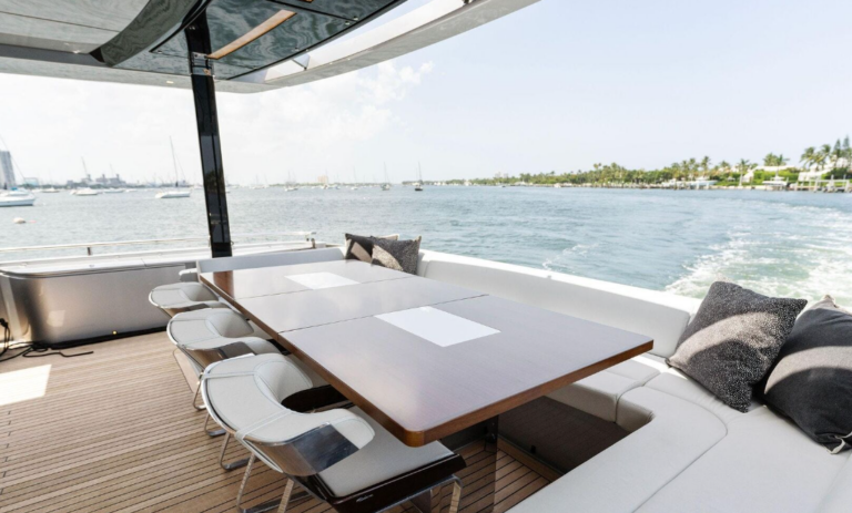 Riva-Starfire-esterno-1