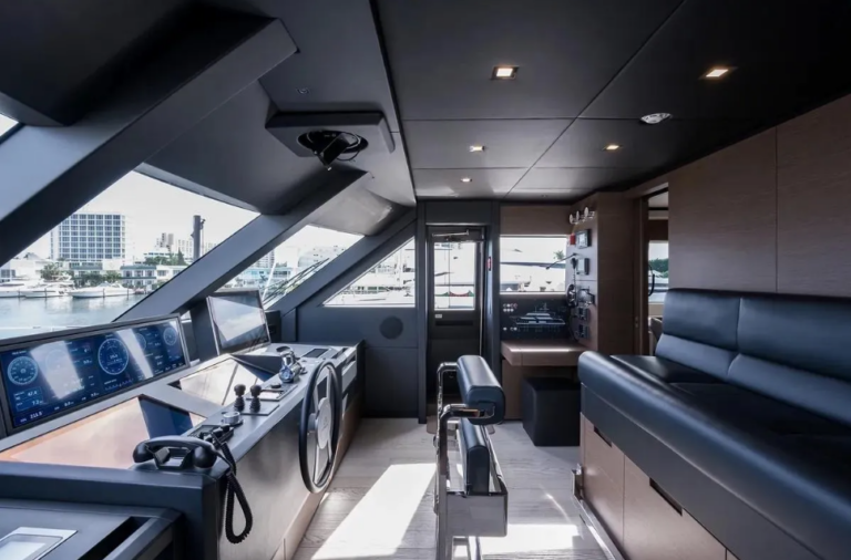 Gioia-CustomLine-cabina-comando