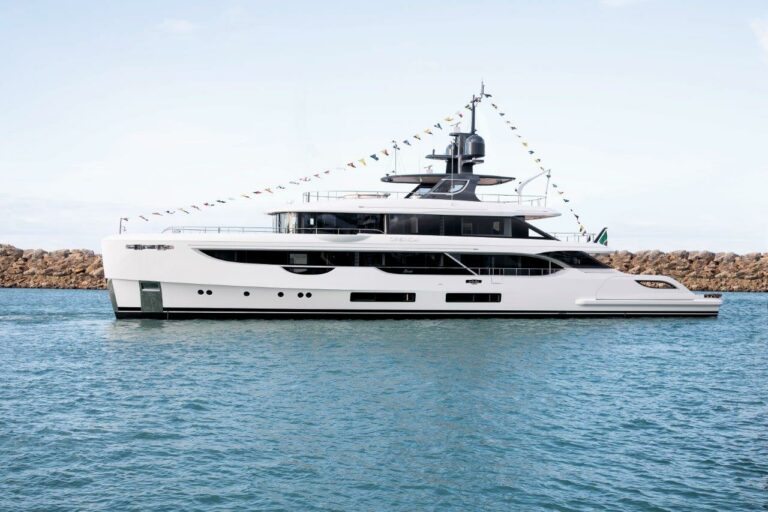 Benetti Oasis 40M BO116