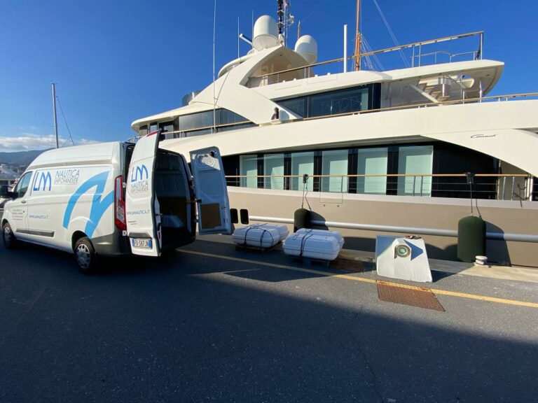 LM Nautica shipchandler – yacht