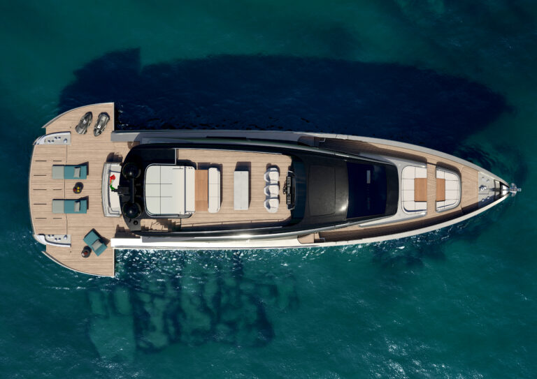 Pershing GTX80_exterior (4)