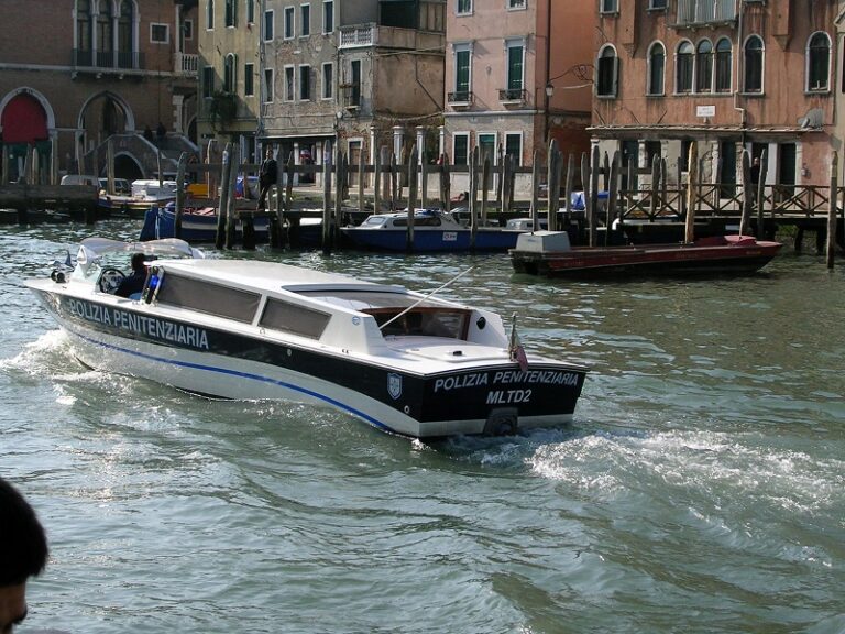 Polizia-Penitenziaria-motovedette-Venezia (1)