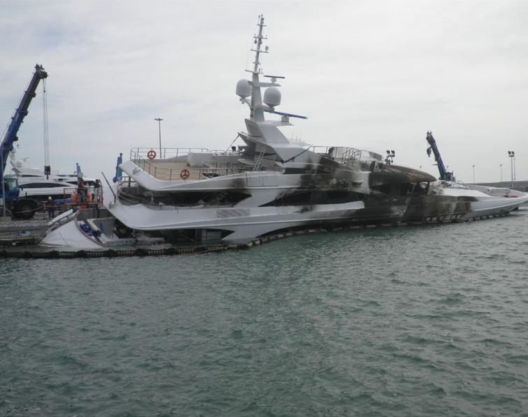 sinistro-yacht