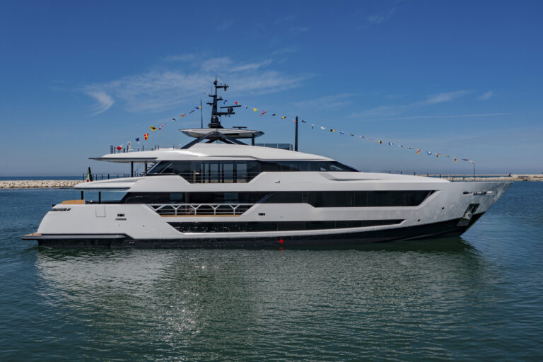 Custom Line 140#04_launch (3)
