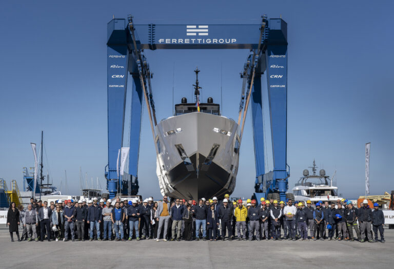 Custom Line 140#04_launch_Main Image
