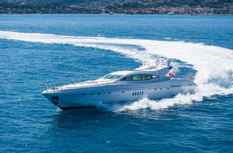 Dayboat Mangusta in nav.veloce