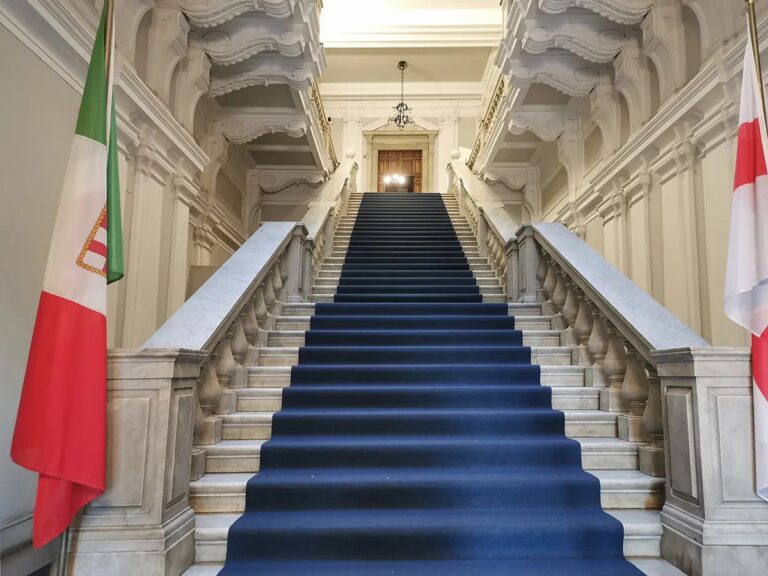 Palazzo San Giorgio scalinata