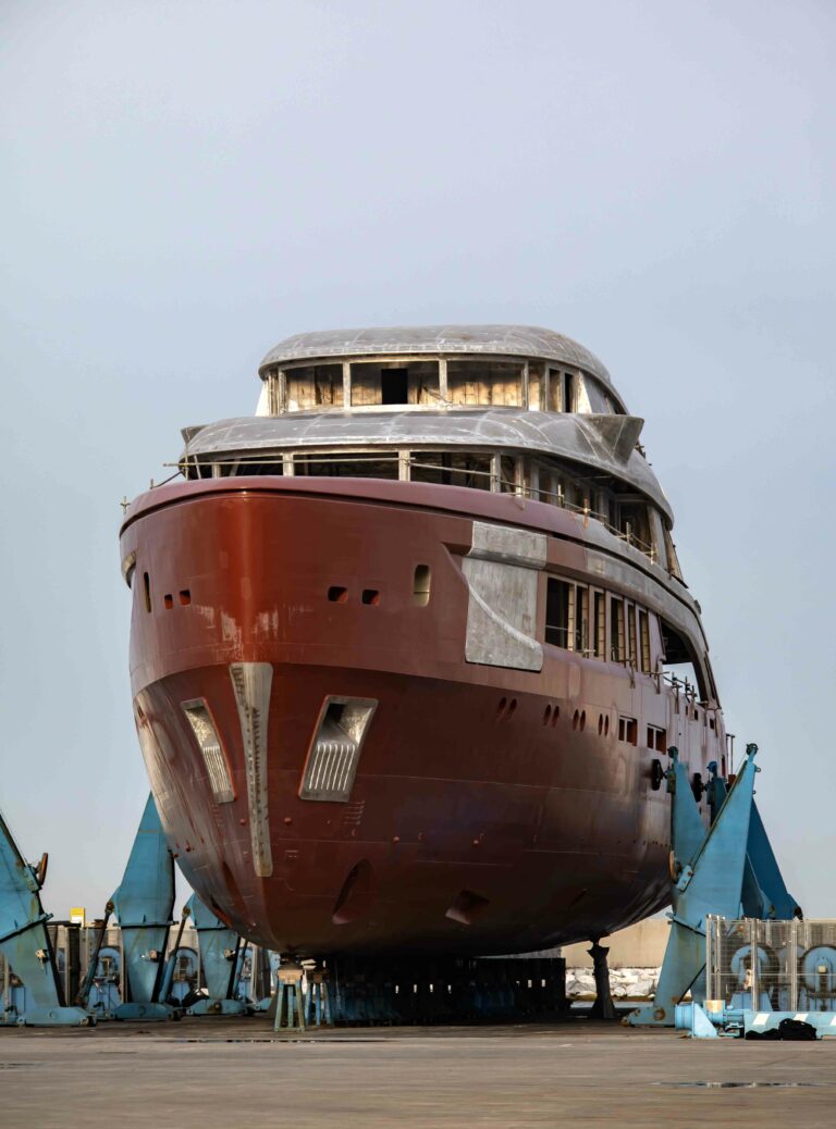 Benetti FB289_Beginning of outfitting work (2)