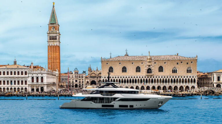 Custom20Navetta20_Venezia_HR