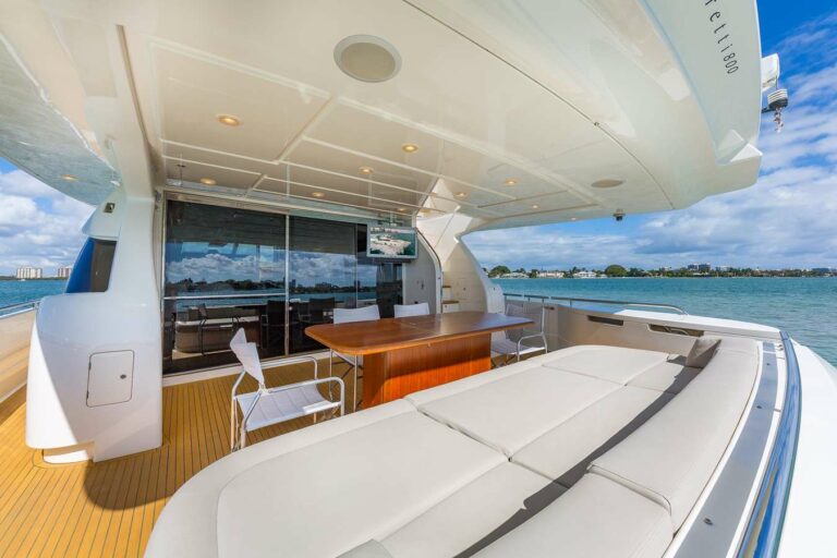 ferretti-800-exterior-2