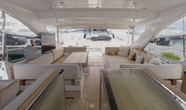 Overmarine Stelth One 25 m