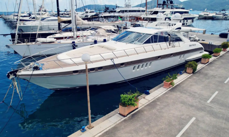 Overmarine Stelth One 25m