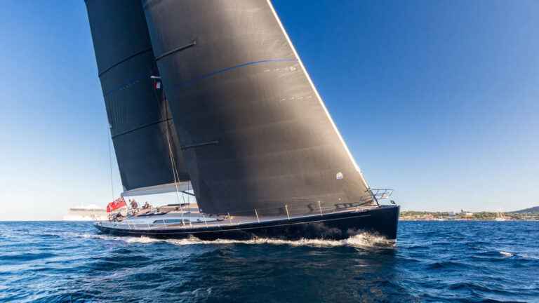 26a4bb70-47ef-11ee-8ea9-952648b6f1bd-Friday-under-sail