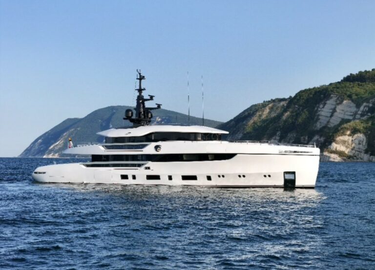 Columbus Atlantique 43 m
