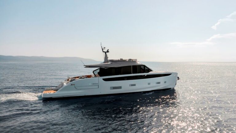 Azimut Seadeck 7_Hybrid Project_2