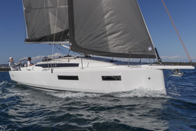 Jeaneau-Sun-Odyssey-350