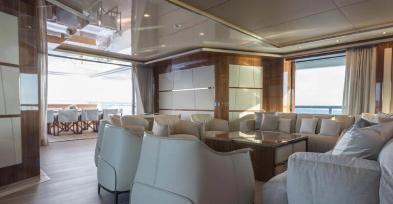 Siniar-Mangusta-int-est.