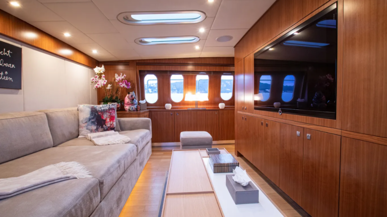 Walindi Leopard 34 m interno sala Tv