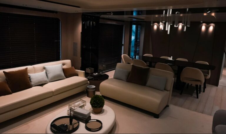 Azimut Grande 27 m sc.23 salone