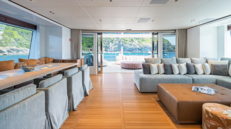 Benetti 40m Phoenix int-est