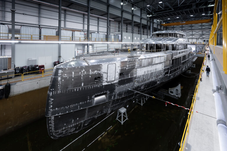 RubenGriffioen_YN20857-shed2-3_HeesenYachts_RJG06008