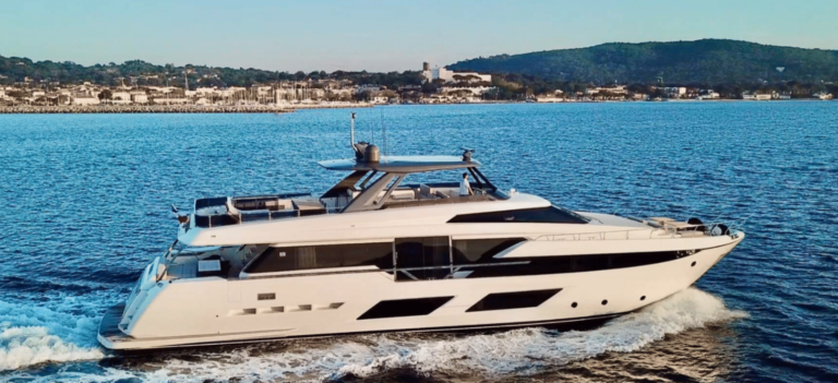 Ferretti 28 m Stream