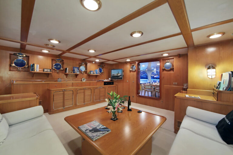 SANTANDREA_06_Salon-Ju8FMzXo