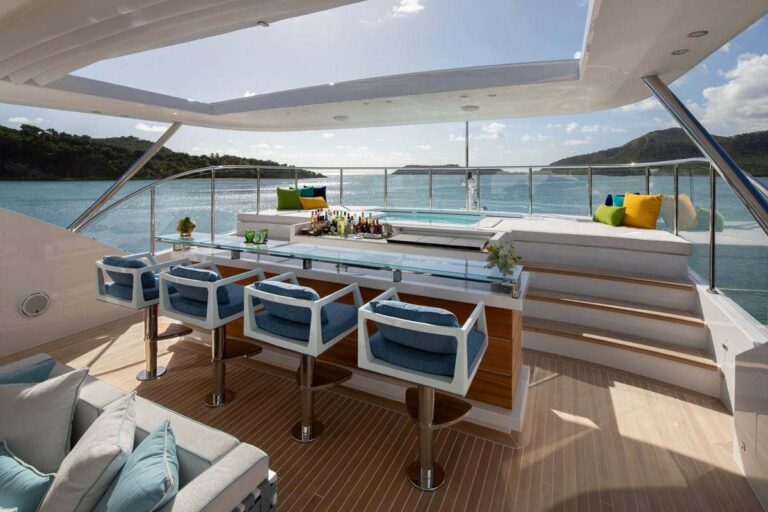 benetti-crystal-140-by009-skyler-exterior-3