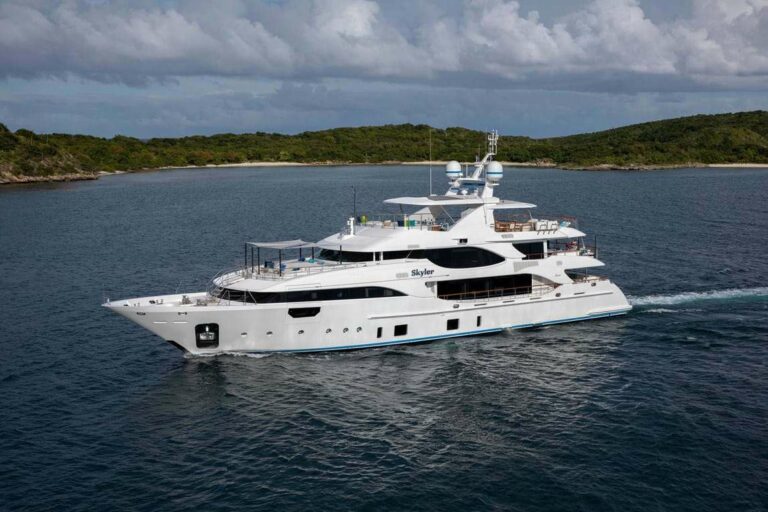 benetti-crystal-140-by009-skyler-navigation-1